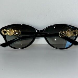 2000’s Versace Ladies Sunglasses Mod 4245 GB1/11 Size 53-15 135 2N NO CASE